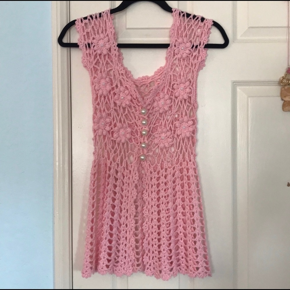 floral/flowers pink crochet knit cardigan top pearl buttons